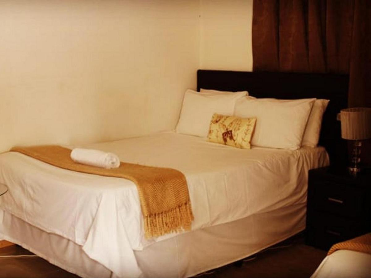 Moshitametsi Guesthouse Kempton Park Exterior photo