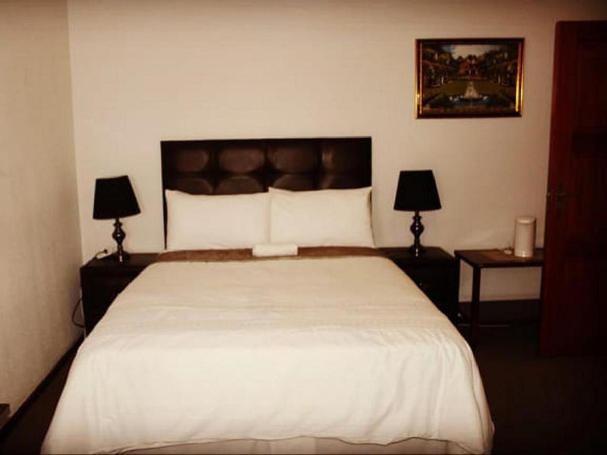 Moshitametsi Guesthouse Kempton Park Exterior photo
