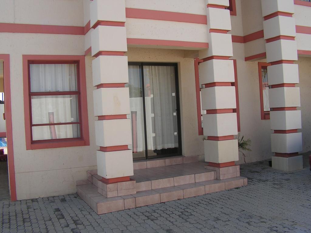 Moshitametsi Guesthouse Kempton Park Exterior photo