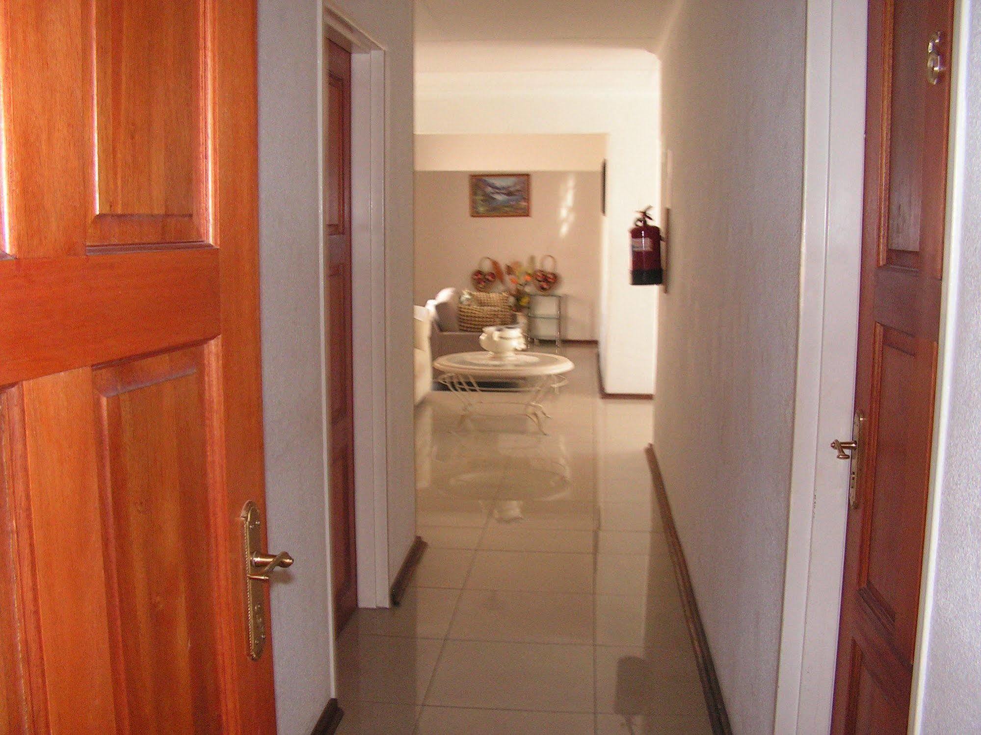 Moshitametsi Guesthouse Kempton Park Exterior photo