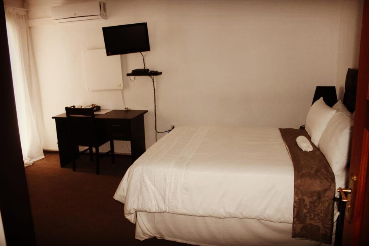 Moshitametsi Guesthouse Kempton Park Exterior photo